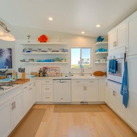 Stunning Home In Coupeville With Deck And Beach Access エクステリア 写真