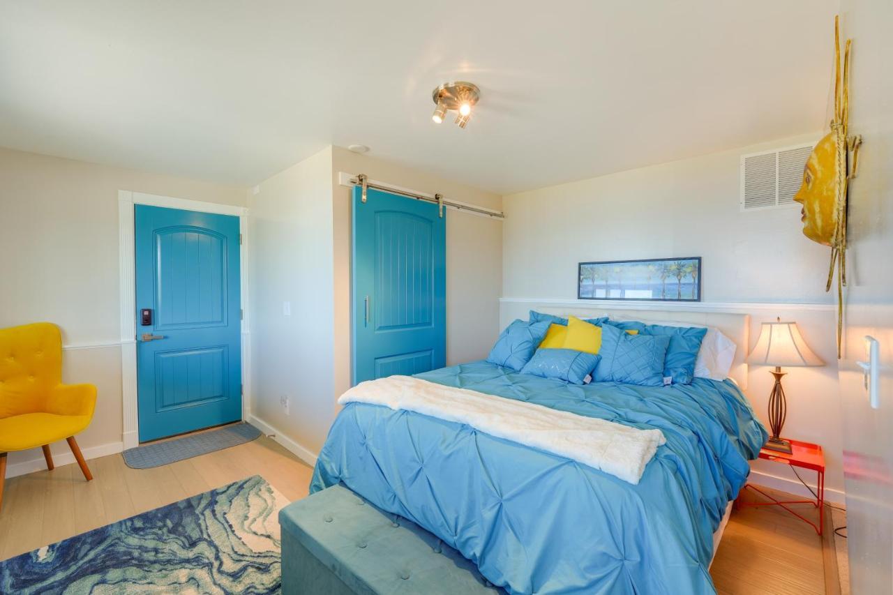 Stunning Home In Coupeville With Deck And Beach Access エクステリア 写真