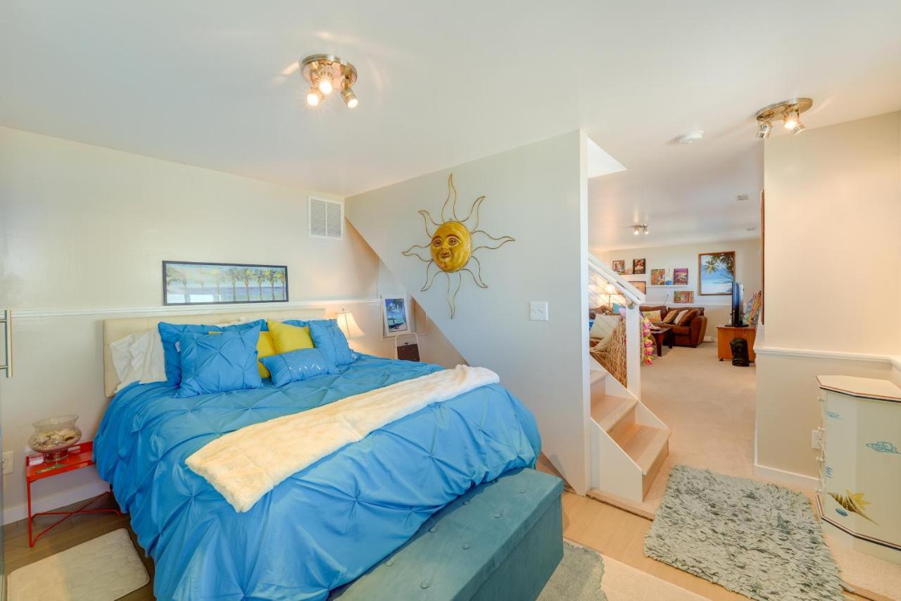 Stunning Home In Coupeville With Deck And Beach Access エクステリア 写真